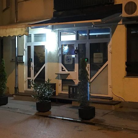 Hostel Leptir Zagrzeb Zewnętrze zdjęcie